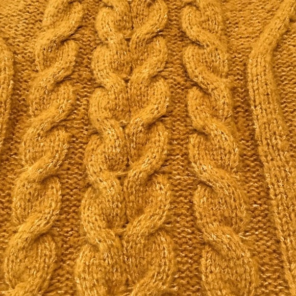 FOREVER 21 MUSTARD CABLE CHUNKY SWEATER. - Picture 4 of 5